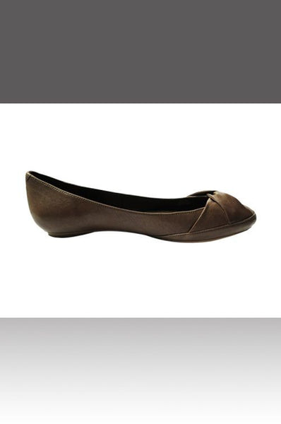 Hà Nội-BCBG-Giày búp bê mũi tròn, 2 viền da lớn bắt chéo qua tạo thành nơ-Nâu