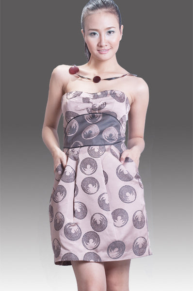 TP.HCM-BCBG Max Azria- Đầm không dây ngắn, vải thêu hoa tròn phá cách.